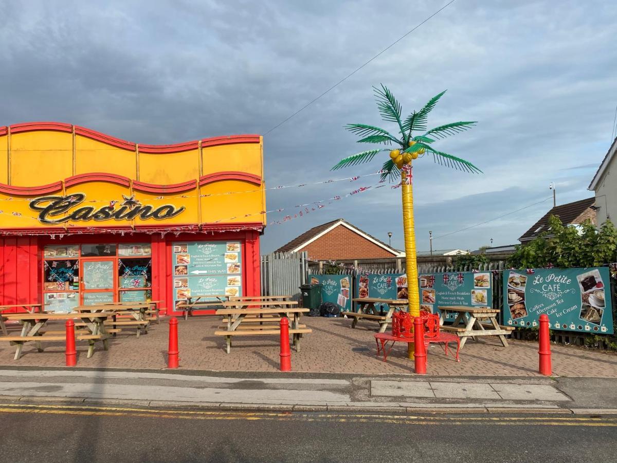 Palm Grove 132 - Pet Friendly, Wifi, Central Heating, Close To Shops And Beach - Meadow Lakes Caravan & Lodge Hire Chapel Saint Leonards Exteriör bild